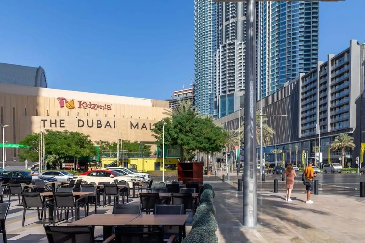 Frank Porter - Mon Reve Dubai Apartment